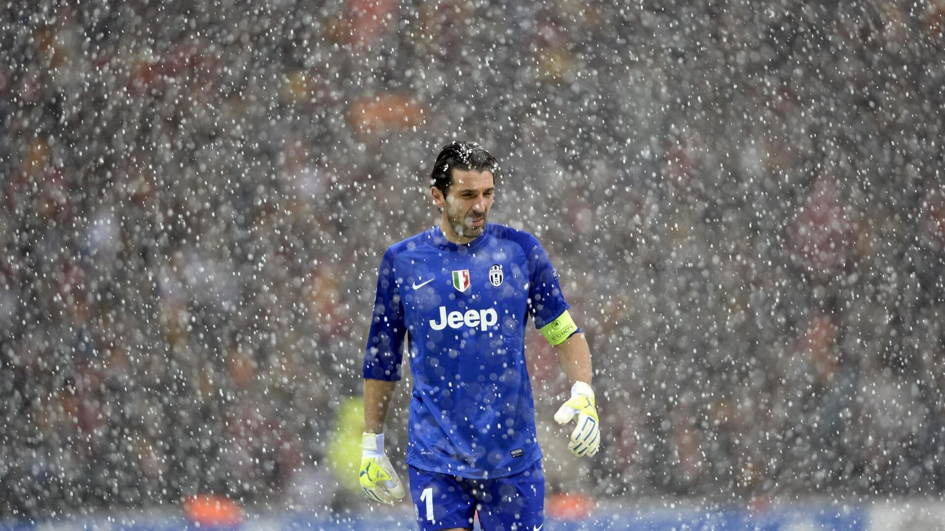 穆勒点燃赛场，比利时关键战突围丹麦，一场技术与意志的较量